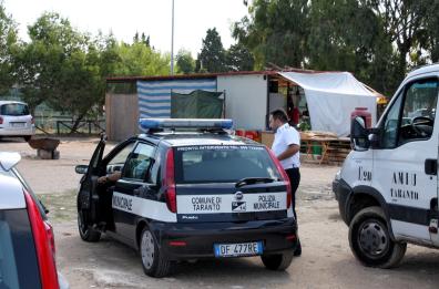 Taranto, blitz contro le tendopoli di viale del Tramonto 