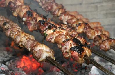 Brindisi, chiuso circolo abusivo: 
vendeva carne arrosto, pizze e bibite