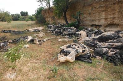 Crispiano, bruciavano rifiuti
speciali in cava: 4 denunciati