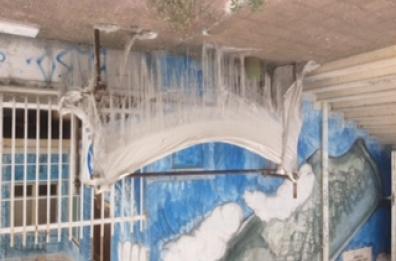 Bari, l'ex liceo Socrate
diventato ghetto per migranti