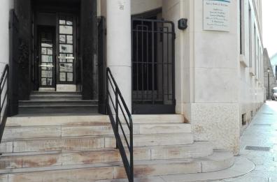 Comune, ufficio traffico inaccessibile ai disabili