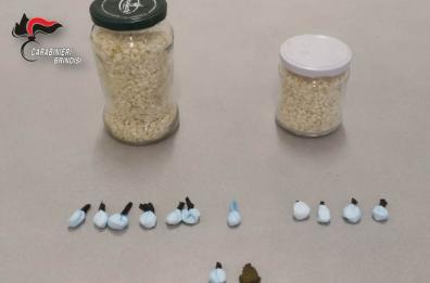 Fasano, panettiere arrotondava gli incassi spacciando: arrestato e scarcerato