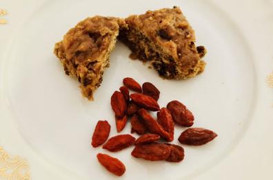 Biscotti con bacche di goji e mandorle