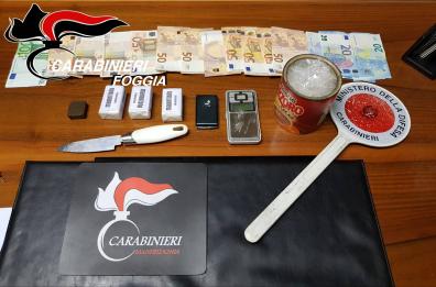 Manfredonia, spacciatore picchia
e rapina donna lasciandola per strada