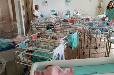 L'appello del M5s Puglia: «Il punto nascita Galatina non chiuda in estate»