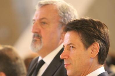 Regionali Puglia, Conte ad Emiliano: «Urgono norme per preferenza di genere». In Commissione il 15 luglio. Emiliano replica: «È mia priorità»