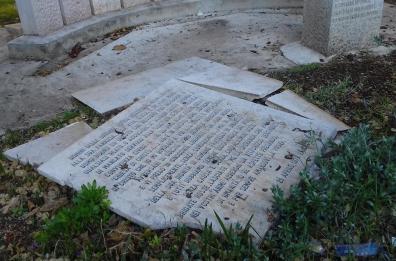 Bari, sfregiata la targa su Moro
Ma forse non è vandalismo
La figlia Maria Fida: vive per sempre