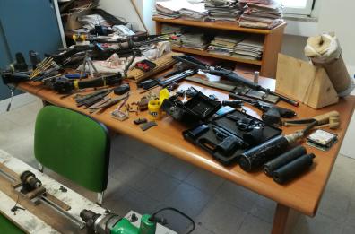 Canosa, bottega da falegnameria trasformata in «officina» della mala 