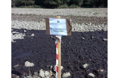 Matera, smantellava illecitamente rifiuti: sequestrata discarica a cielo aperto