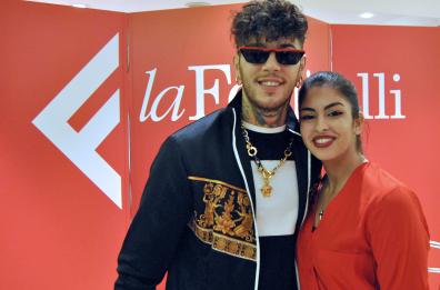Il "Supereroe" Emis Killa incontra i fan a Bari: gli scatti più belli