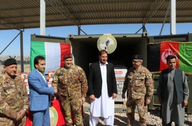 Afghanistan,  pasta e legumi dalla Puglia
donati ai bambini orfani di Herat