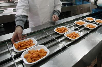 Puglia, mistero appalti centralizzati: 
ferma la gara sulla ristorazione