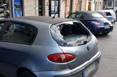 Brindisi, immigrato distrugge vetri auto in sosta in centro: arrestato