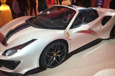 Bari riabbraccia la Ferrari: sbarca la Monza Sp2
