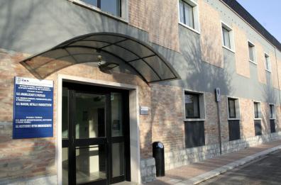 Farmaci veterinari, a Foggia
l'Izs primo in Italia a produrli