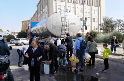 Matera, l'acqua inquinata e i dati ballerini: qualcuno paghi