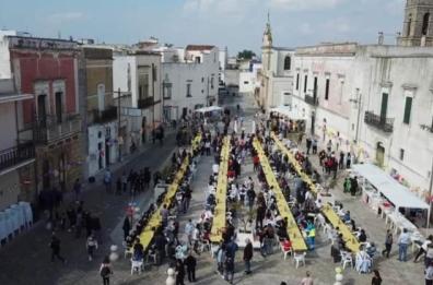 A Racale il pranzo a colori per dire no
alla mensa separata del comune di Lodi