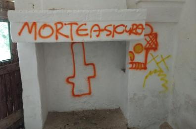 Dolmen imbrattato: balordi o c'è dietro una setta?
