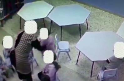 Capurso, schiaffi, violenze e insulti a bambini di 3 anni, arrestate 4 maestre