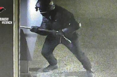Assalti ai bancomat in Veneto, sgominata banda di Ortanova