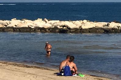 Autunno inoltrato? A Bari si fa ancora il bagno al mare