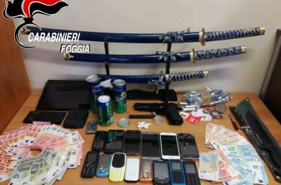 Manfredonia, nascondono droga nelle lattine di bibite, 2 ai domiciliari