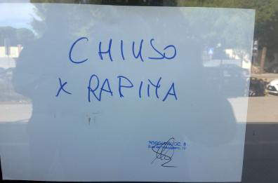Foggia, tentano una rapina alle Poste ma il bottino è di soli 40 euro