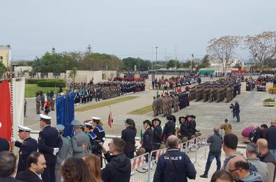 Bari, la giornata delle Forze Armate: adulti e bambini al Sacrario
