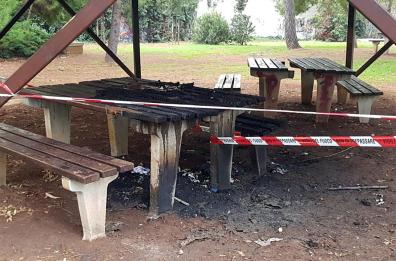 Bari, incendio in pineta S. Francesco, colpita l'area pic-nic