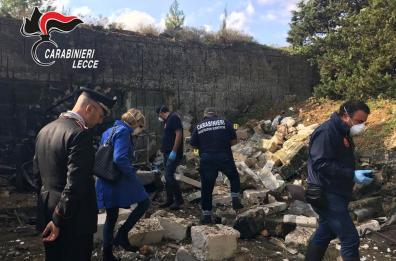 Lecce, esplosione in fabbrica di fuochi d'artificio: un morto e un ferito grave. 
Si indaga per omicidio. 