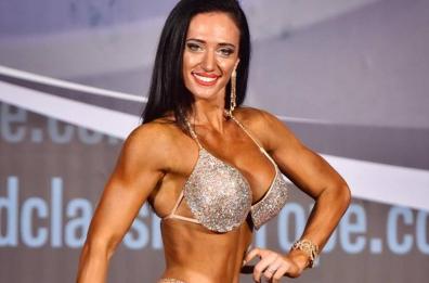 Micaela, l'archivista che modella il suo corpo