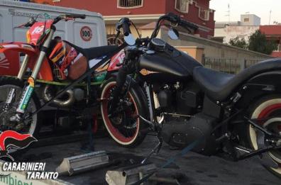 Taranto, nascondeva moto rubate nel suo garage: arrestato 42enne