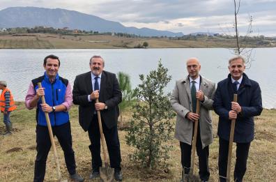 A Tirana il «Bosco Puglia»: donati 3mila 
ulivi per l'Orbitale da 3 milioni di alberi