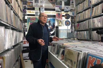 Dischi in vinile: in arrivo a Bari il docufilm italiano con Verdone, Elio, Arbore