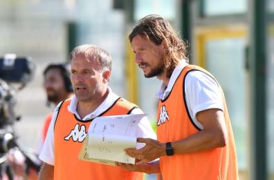 Cornacchini: "Bravi a sbloccare subito la partita
Se Liguori avesse segnato mi sarei buttato in campo" 