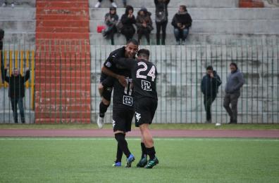 Portici Bari, i gol, l'esultanza della panchina e l'euforia nello spogliatoio