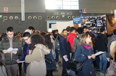 Bari, "Cosa posso fare da grande?"
Professione Militare al Salone dello studente
