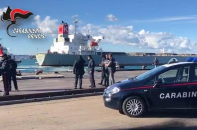 Carico sospetto su nave da Panama: operazione cc e GdF al porto di Brindisi