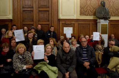 Bari, bagarre sulla Cassa prestanza in Comune. I dipendenti: ridateci i nostri soldi. Decaro ai sindacati: dite la verità