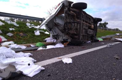 Travolto da furgone mentre è fermo nella piazzola di sosta: un morto nel Brindisino