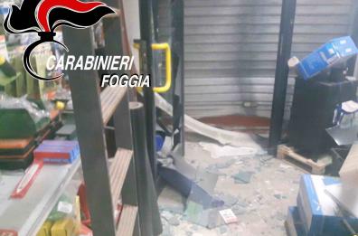 Foggia, dalla bomba alla pretesa di 50mila euro: arrestata «La tigre del Gargano»
