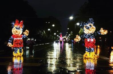 Bari, villaggio di Babbo Natale inaugura domani, Minnie e Topolino sono già arrivati