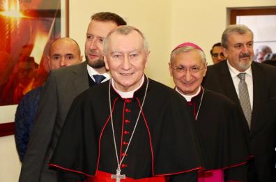 Il Cardinale Parolin, segretario di Stato del Papa, in visita all'ex Ilva