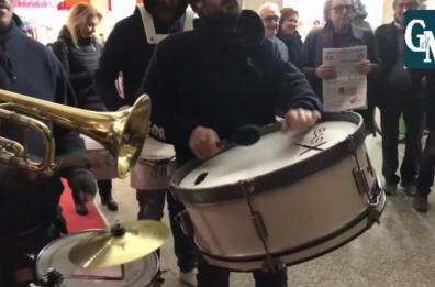 #GazzettaDay: i flash-mob a Lecce e Taranto, tra musica e solidarietà