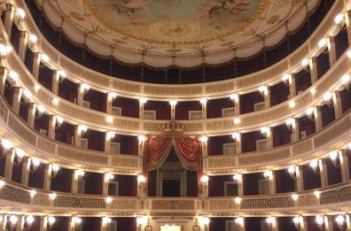 Inaugurazione Piccinni, sorteggiati 48 vincitori del concorso "Il Palco Reale ti aspetta!"