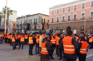 Gilet arancioni, in 500 a Ruvo: decisa per il 14 febbraio altra marcia su Roma