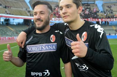 Il Bari vola sempre più in alto
due gol al Messina e l'imbattibilità
