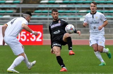 Calcio, 18 Daspo a tifosi di Bari e Messina