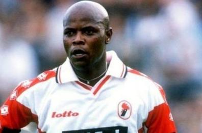 Bari, addio all'ex Masinga: giocò nei biancorossi con Fascetti