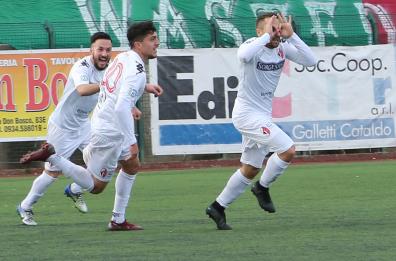 Il Troina batte la Turris per 2-1
il Bari ha 12 punti di vantaggio